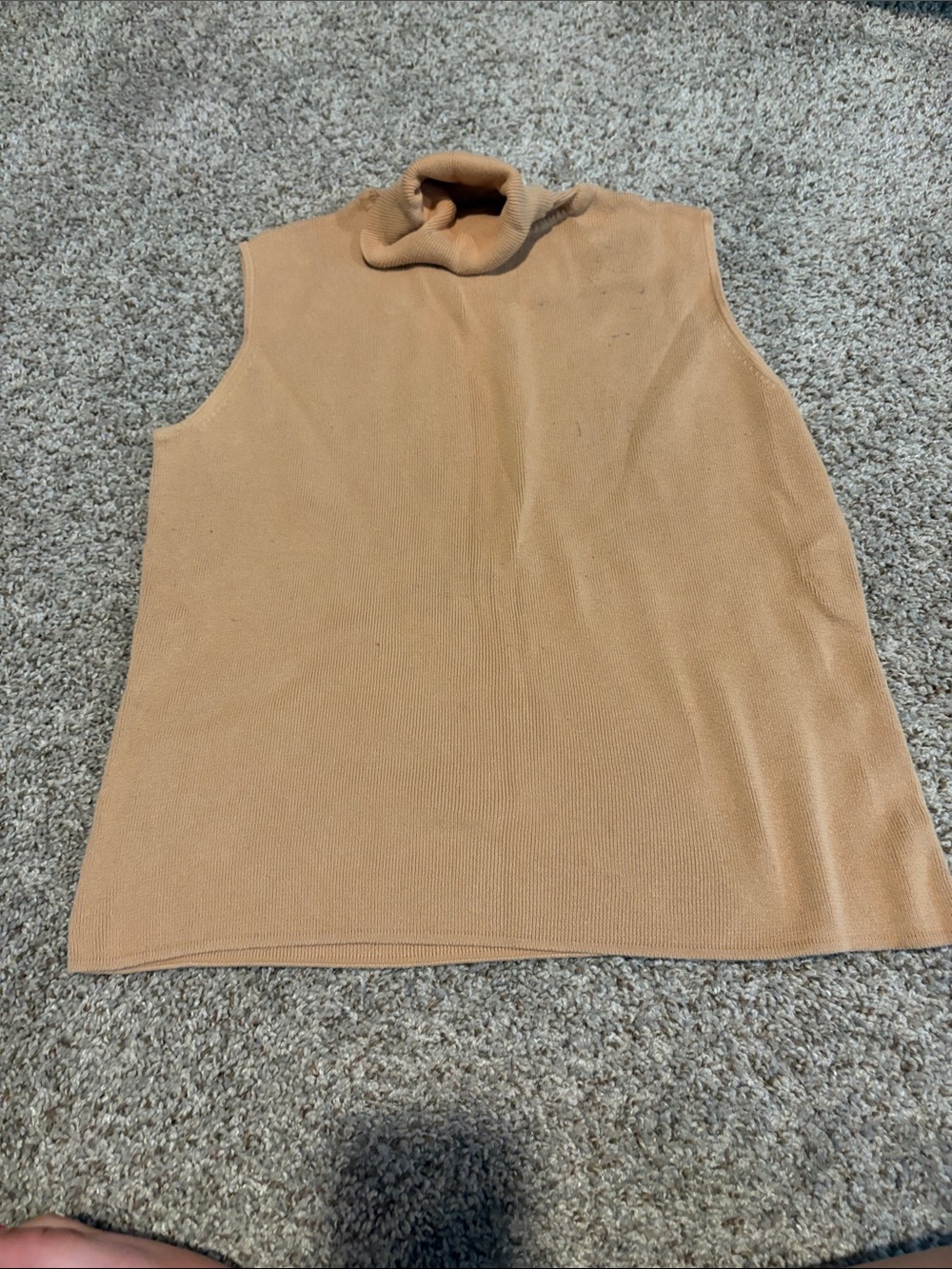 Designers Originals Sleeveless Turtleneck Top in Camel